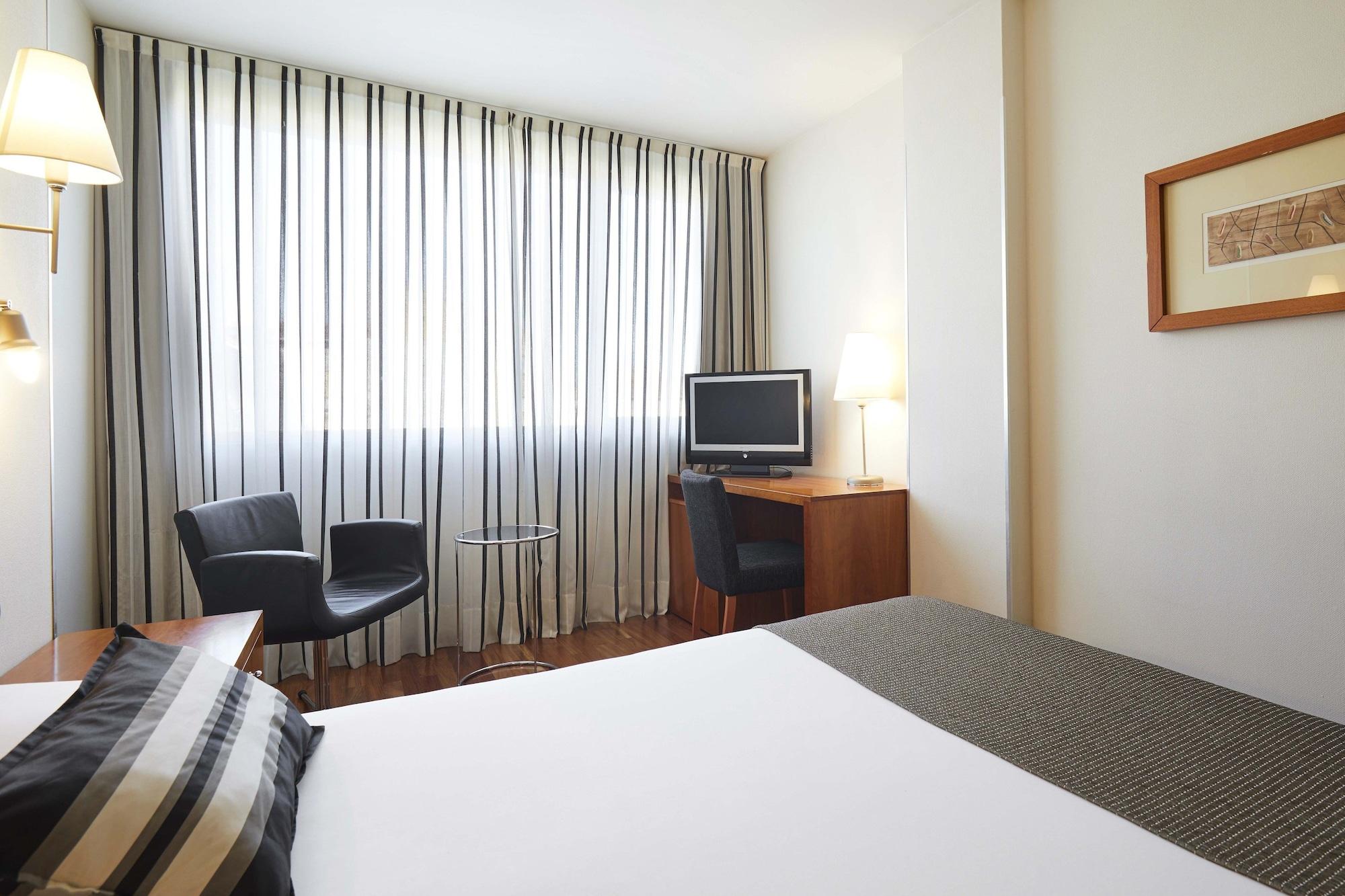 Exe Plaza Delicias Hotel Zaragoza Bagian luar foto