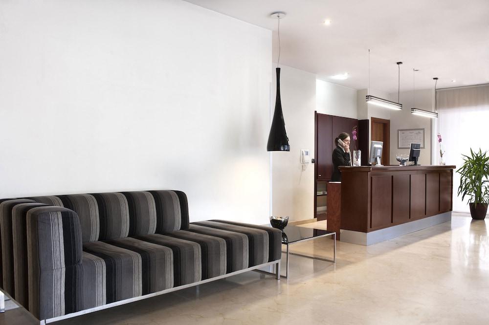 Exe Plaza Delicias Hotel Zaragoza Bagian luar foto