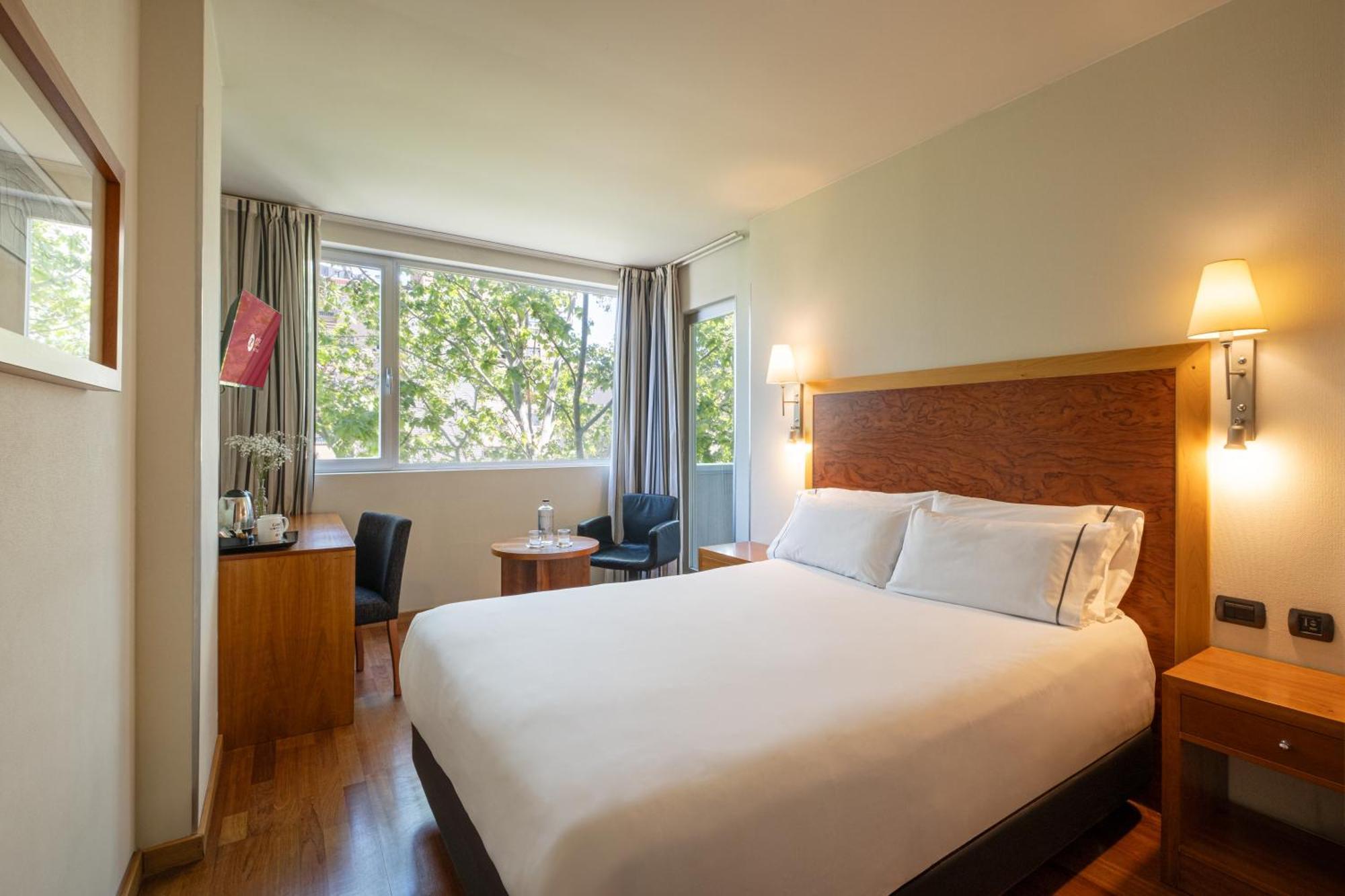 Exe Plaza Delicias Hotel Zaragoza Bagian luar foto