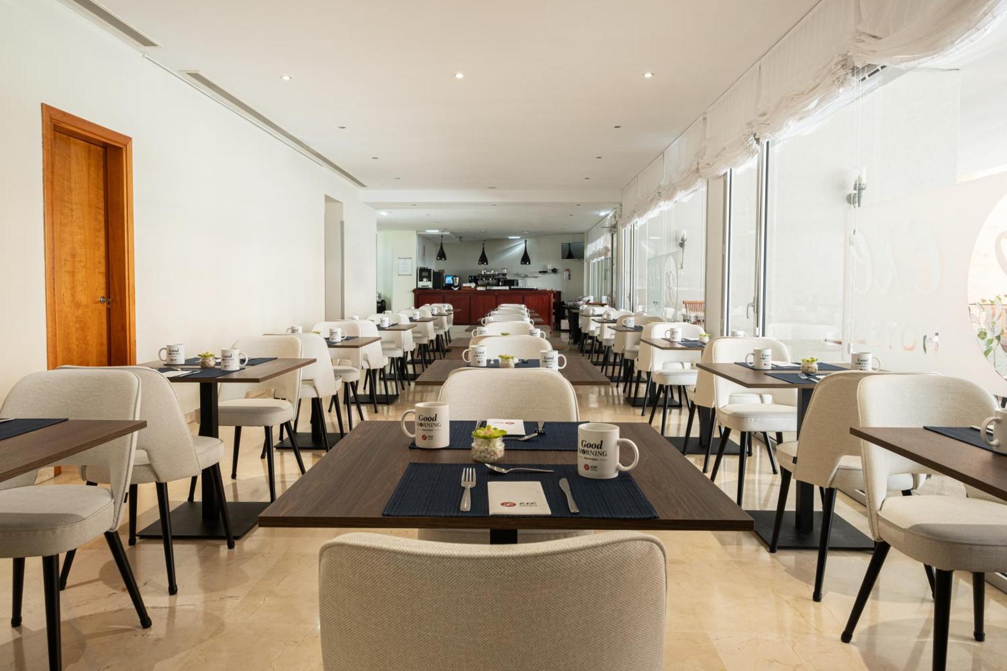 Exe Plaza Delicias Hotel Zaragoza Bagian luar foto