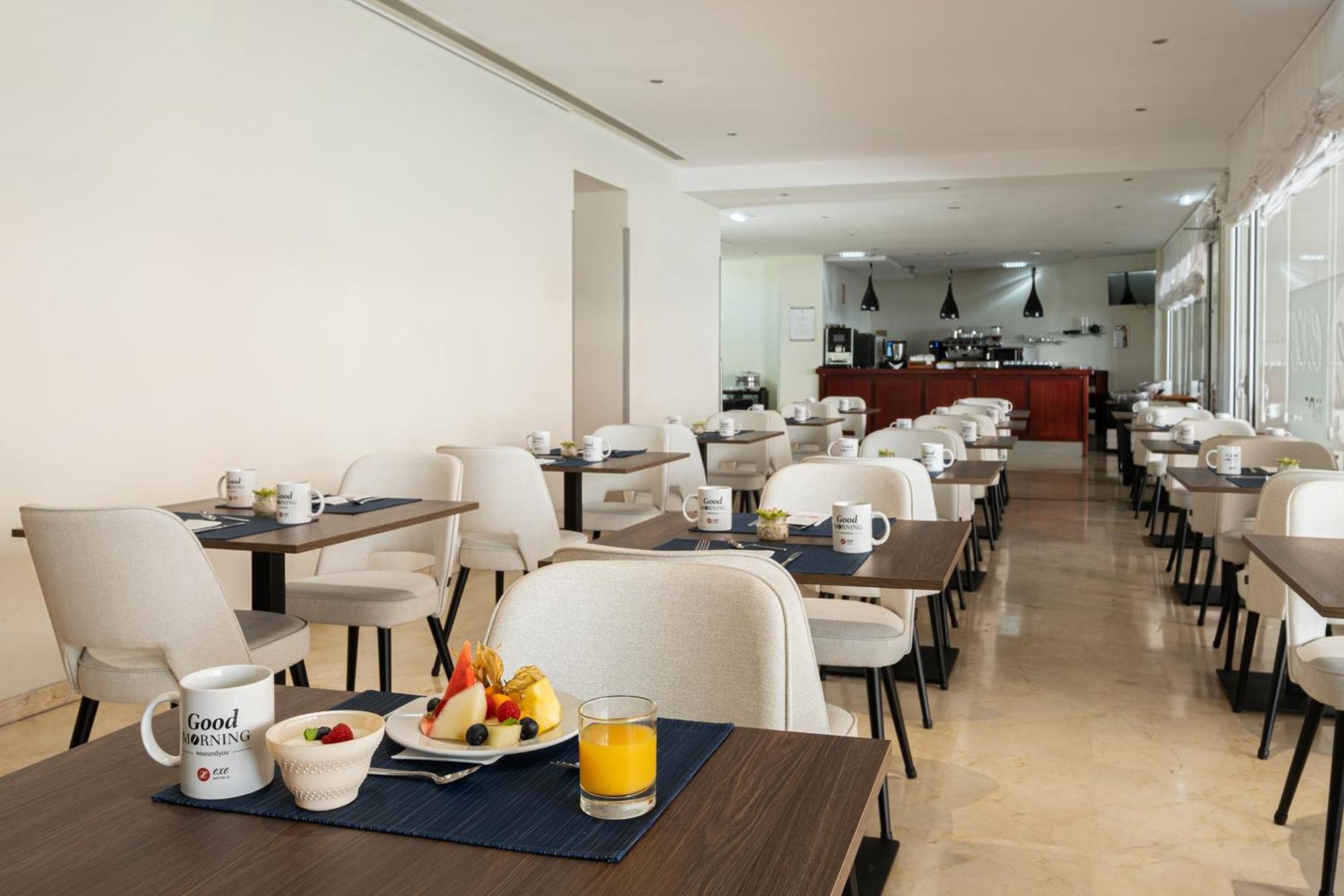 Exe Plaza Delicias Hotel Zaragoza Bagian luar foto