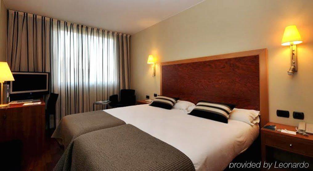 Exe Plaza Delicias Hotel Zaragoza Bagian luar foto